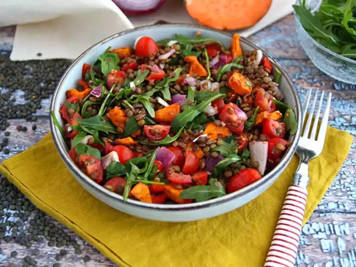 Salad đậu lăng và khoai lang nướng kiểu Pháp