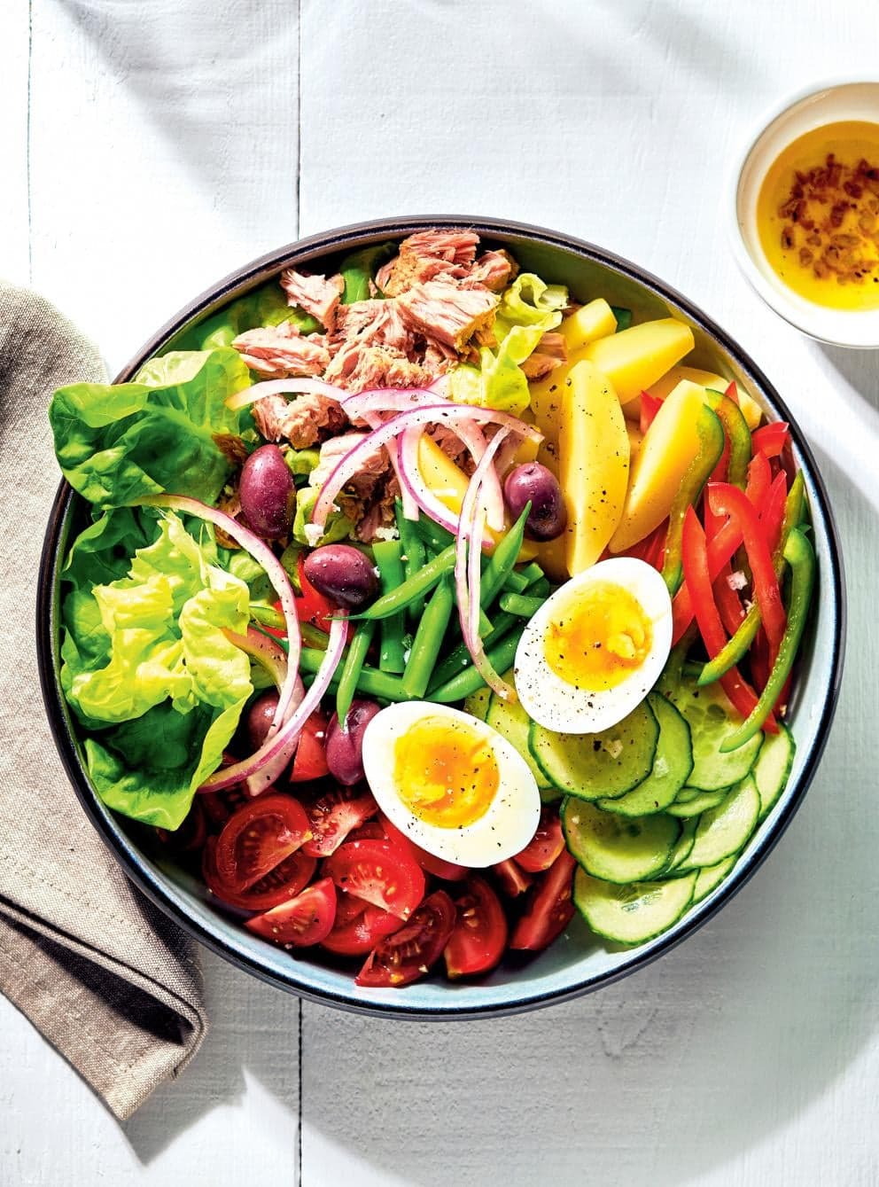 Salad Niçoise: salad rau củ và cá ngừ kiểu Pháp (phiên bản ngon nhất)